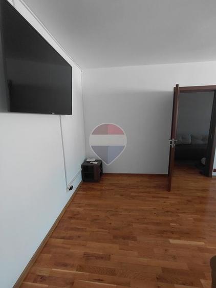 Apartament cu 2 camere semidecomandat, mobilat în Titan