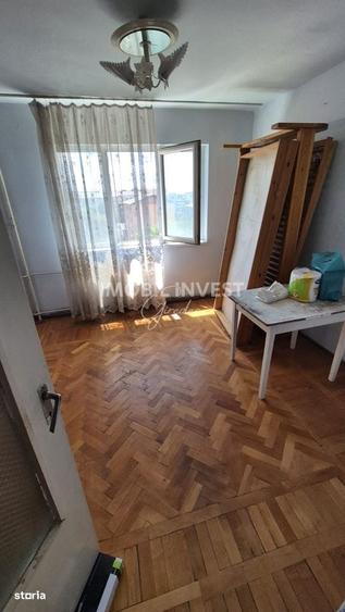 Apartament cu 3 camere în Cetate