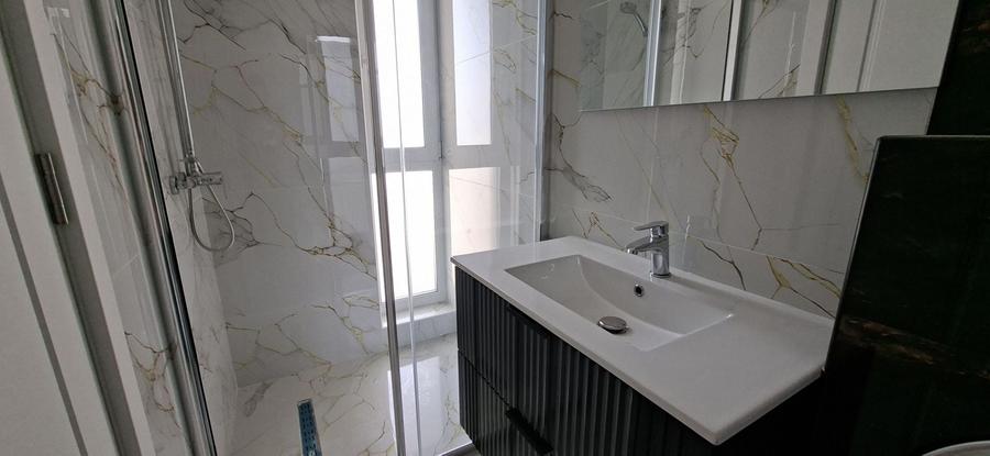 Duplex cu 5 camere cu Canalizare în Dumbrăvița