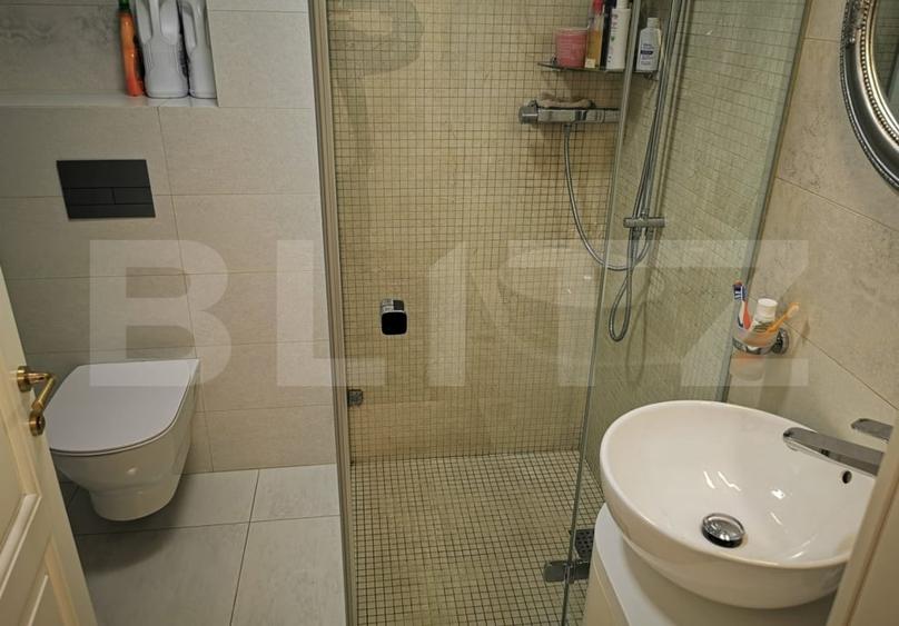 Apartament cu 4 camere semidecomandat, mobilat în George Enescu