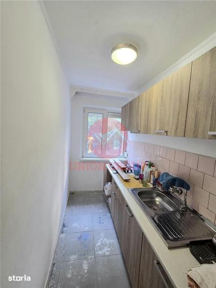 Apartament cu 3 camere semidecomandat în Inel II