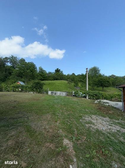Casă cu 4 camere cu Teren 1223 Mp în Ciofrângeni