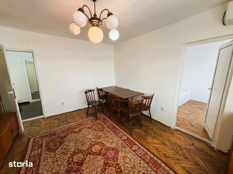 Apartament cu 3 camere decomandat în Nicolae Titulescu
