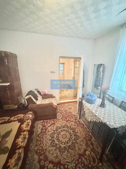 Casă individuală cu 3 camere cu Canalizare în Casa Cărții