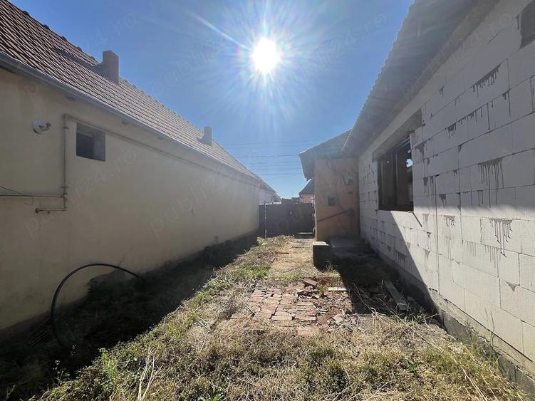 Casă cu 3 camere cu Teren 744 Mp în Central