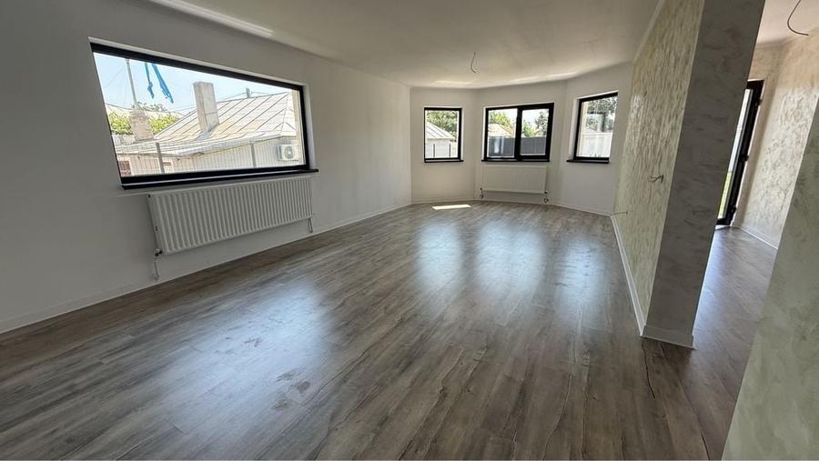 Casă cu 4 camere în Chiscani