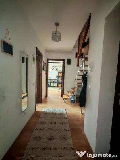 Apartament cu 4 camere decomandat în Baciu