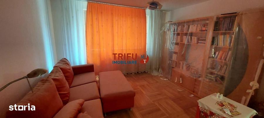 Apartament cu 4 camere semidecomandat în Cetate