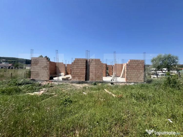 Casă cu 4 camere cu Teren 315 Mp în Livezeni