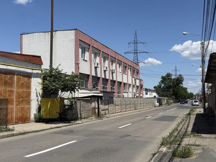 Spațiu comercial, de 630 mp, în Port