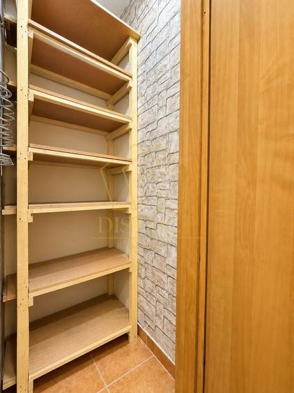 Apartament cu 3 camere decomandat, mobilat în Girocului