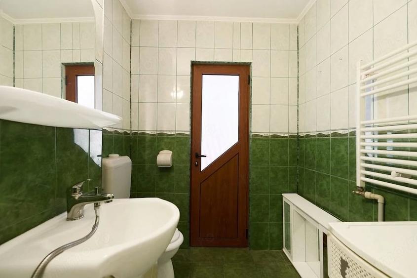 Apartament cu 4 camere decomandat în Găvana