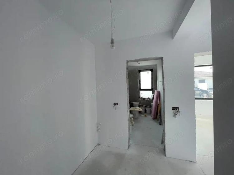 Casă cu 6 camere cu Teren 420 Mp în Ghiroda