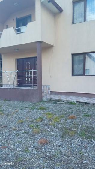 Casă cu 4 camere cu Teren 230 Mp în Dumitra