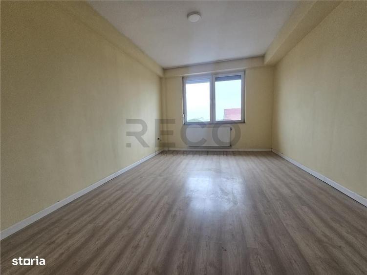 Apartament cu 3 camere decomandat în Iosia