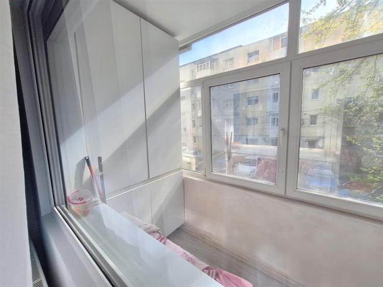 Apartament cu 3 camere decomandat în Milcov