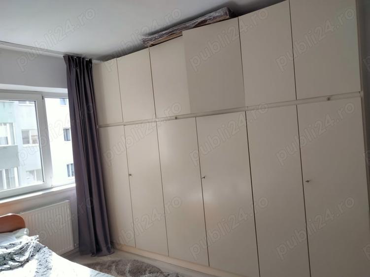 Apartament cu 3 camere semidecomandat în Central