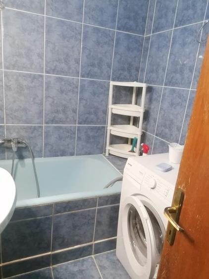 Apartament cu 3 camere decomandat în Far