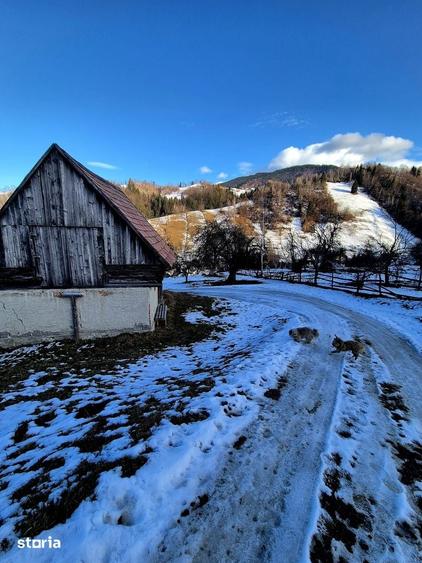 Teren de 4318 mp, în Bran