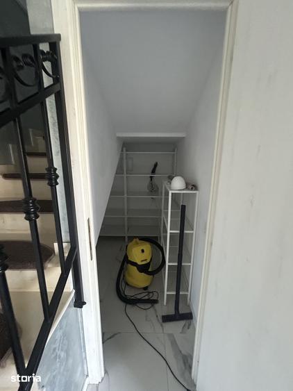 Apartament cu 3 camere în Dumbrăvița