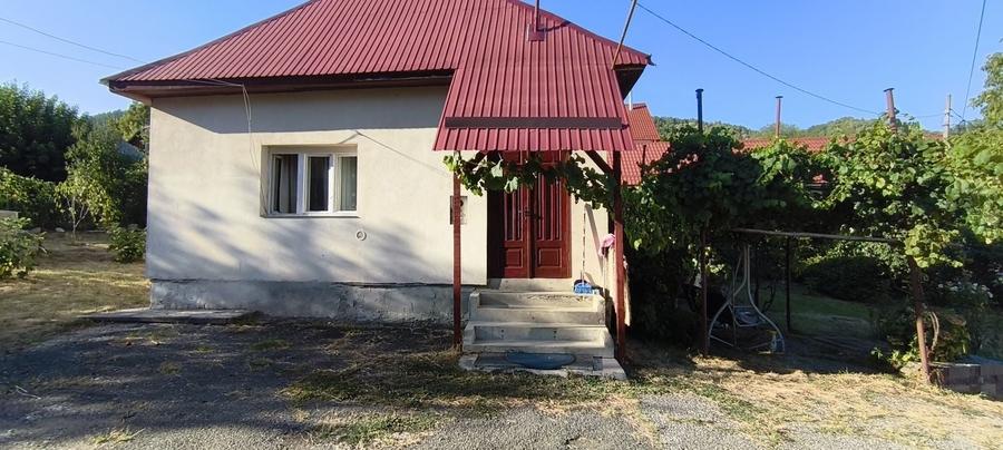Casă cu 2 camere cu Teren 50 Mp în Săsar