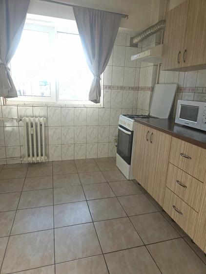Apartament cu 2 camere semidecomandat în 1 Mai