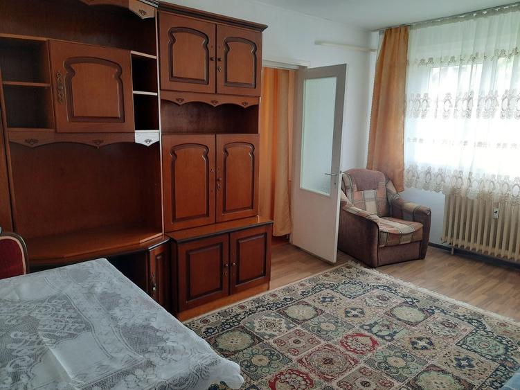 Apartament cu 2 camere nedecomandat în George Enescu