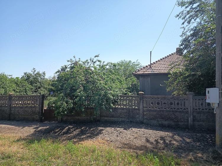 Casă cu 6 camere cu Teren 1600 Mp în Grindu