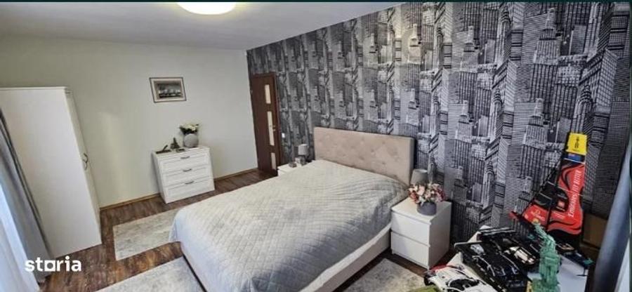 Casă cu 4 camere cu Teren 1000 Mp în Central