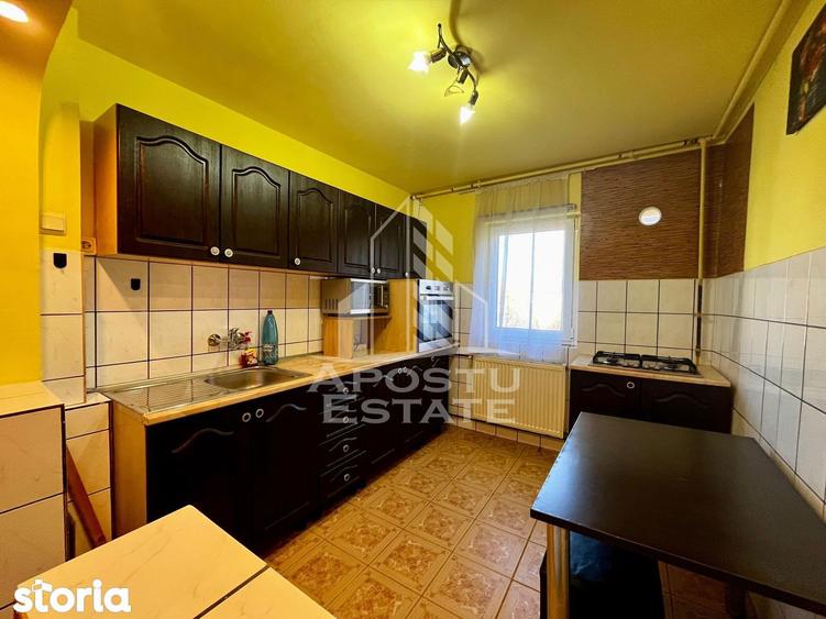 Apartament cu 2 camere semidecomandat, mobilat în Lipovei