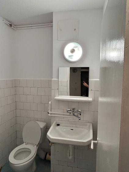 Apartament cu 3 camere decomandat în Exterior Vest