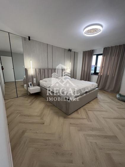 Duplex cu 6 camere cu Canalizare în Strei