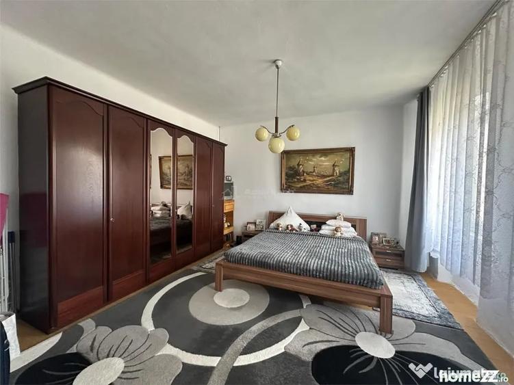 Casă cu 4 camere cu Teren 1000 Mp în Central