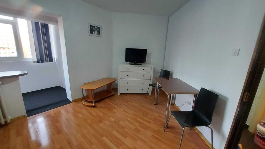 Garsonieră decomandată în Nord