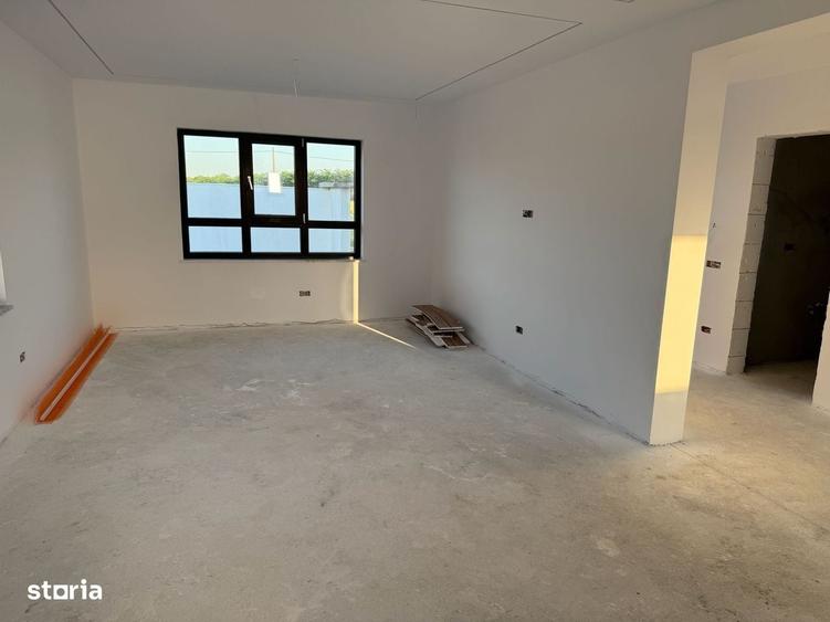 Casă cu 4 camere cu Teren 520 Mp în Cârcea