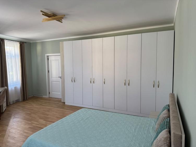 Apartament cu 3 camere decomandat în Moșilor