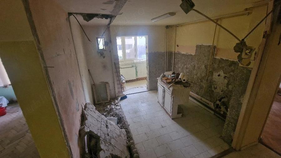 Apartament cu 2 camere decomandat în Soarelui