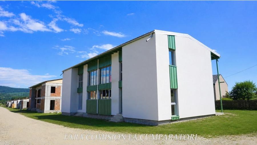 Duplex cu 4 camere cu Canalizare în Bujoreni