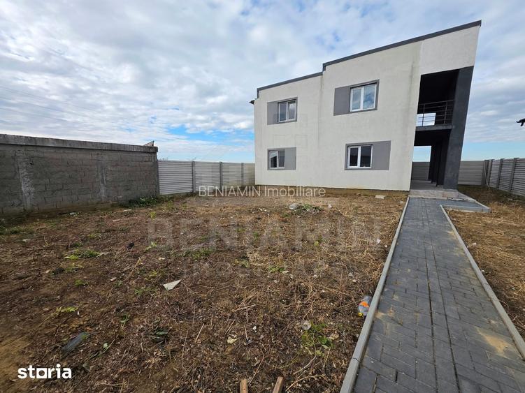 De vanzare Casa / Vila moderna cu 5 camere in zona Metro 346mp