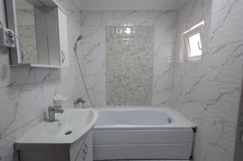 Apartament cu 3 camere decomandat, mobilat în Crișcior