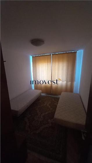 Apartament cu 3 camere decomandat în 14 Mai