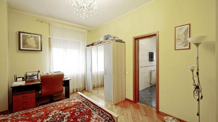 Apartament cu 4 camere decomandat în Dorobanți