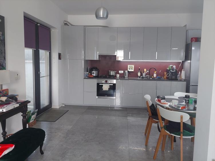 Duplex cu 3 camere cu Canalizare în Dumbrăvița