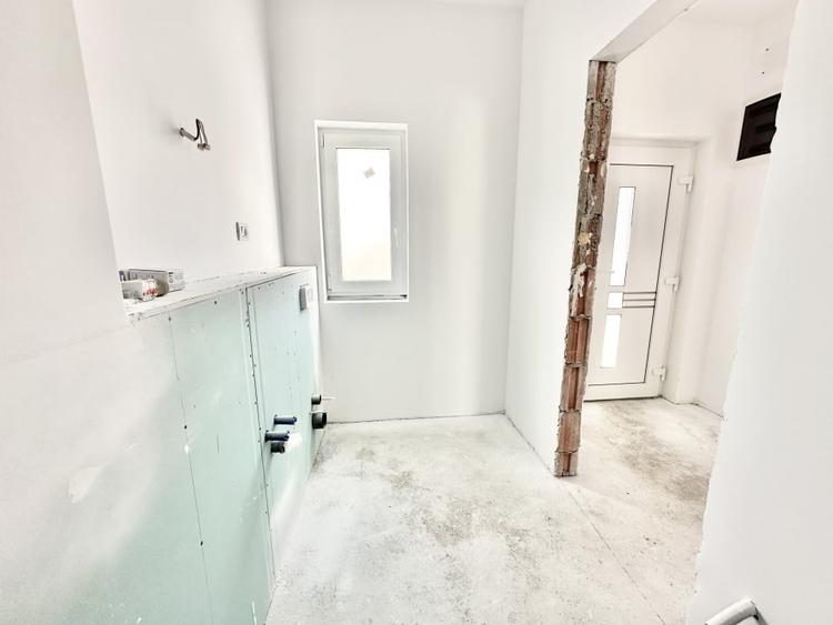 Duplex cu 4 camere cu Canalizare în Moșnița Veche