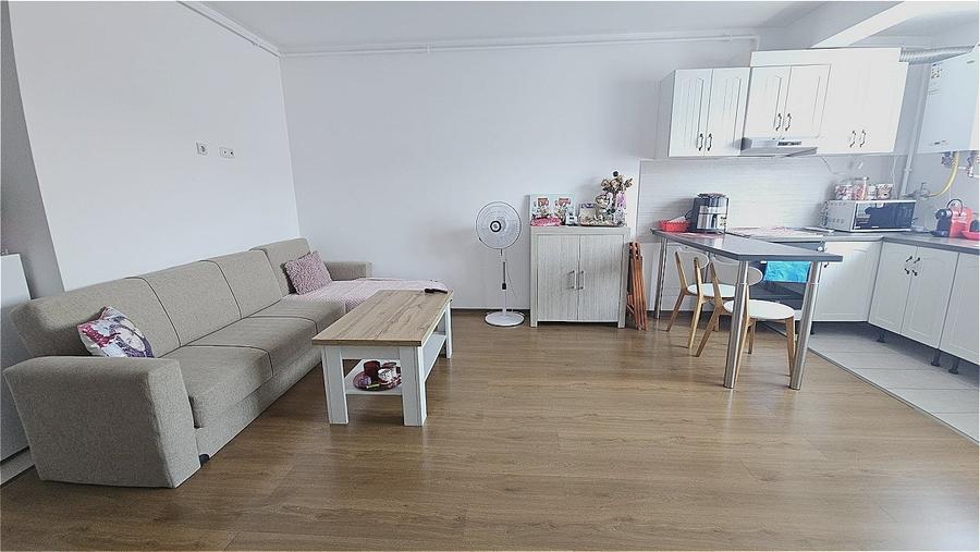 Apartament cu 2 camere semidecomandat, mobilat în Florești — fotografia 1