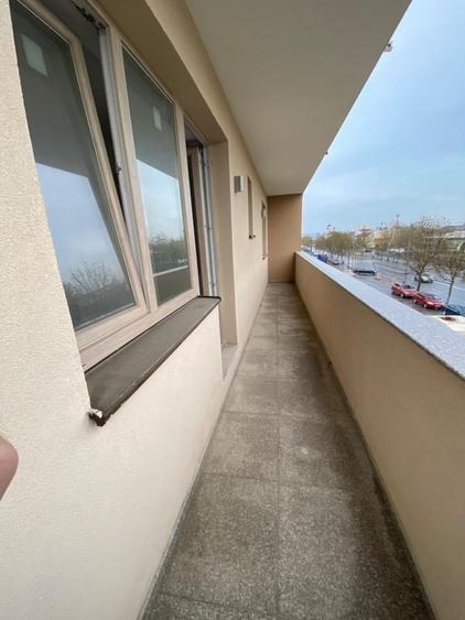 Apartament cu 3 camere decomandat în Băneasa