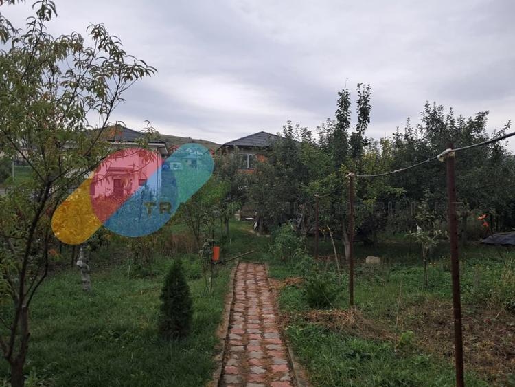 Casă individuală cu 4 camere cu Canalizare în Câmpenești