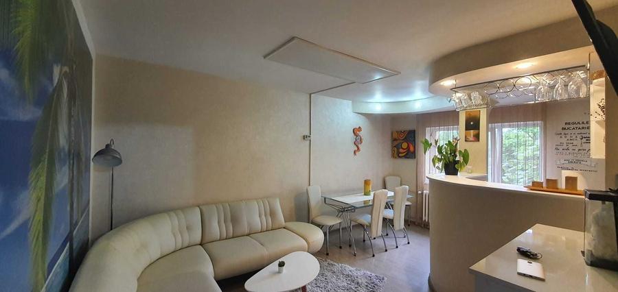 Apartament cu 2 camere decomandat în Central