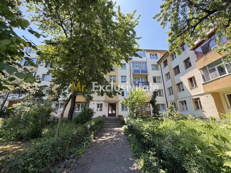 Apartament cu 2 camere semidecomandat în Frații Golești