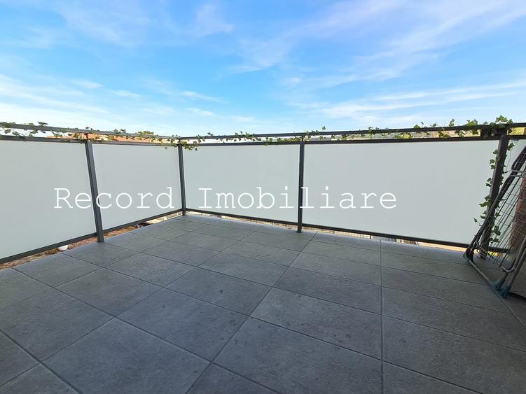 Apartament cu 3 camere semidecomandat în Bună Ziua
